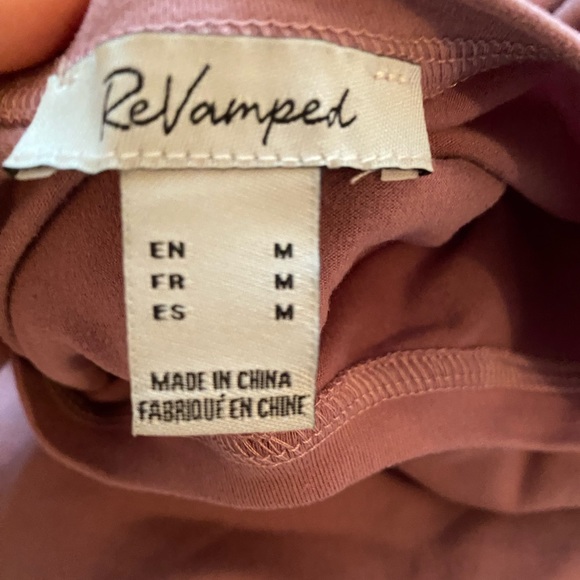 2/$10. Lilac short sleeve top with puffed sleeves, Size medium - Picture 3 of 3